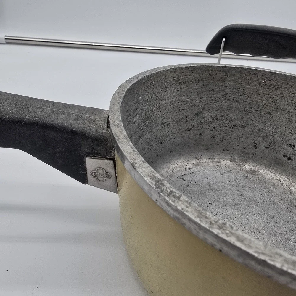 2 VTG Club Yellow Harvest Gold Thick Cast Aluminum Cookware 2‎ Quart & 3 Quart